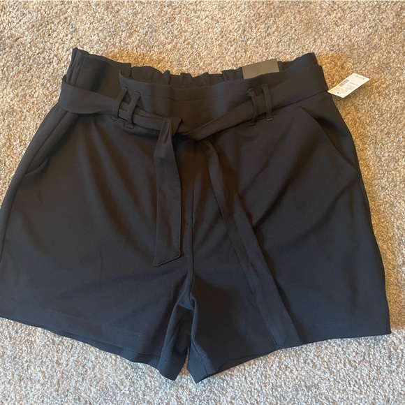 Maurice’s Paper Bag Shorts with Tie - Picture 2 of 4